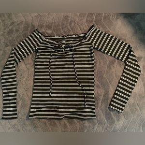 Aeropostale shoulder long sleeve top